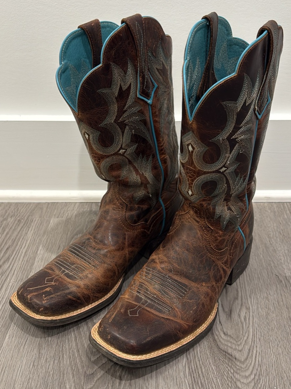 Ariat Brown Leather  women’s Cowboy Boots with Turquoise Accents